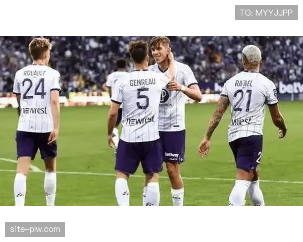 斯特拉斯堡连进两球逼平马赛,客队防守专注度不足 斯特拉斯堡连进两球逼平马赛,客队防守专注度不足