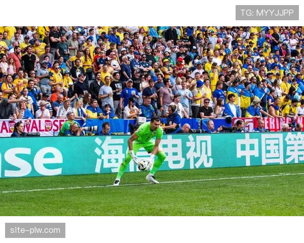 罗马尼亚中场防守组织严密 斯坦丘定位球威胁成重要进攻手段